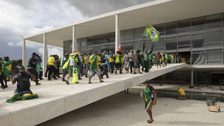 86% dos brasileiros desaprovam invasões do 8 de janeiro, diz Quaest