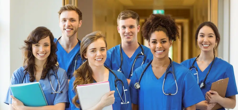 Governo aumenta teto do Fies para medicina e garante até R$ 78 mil por semestre a partir de 2025