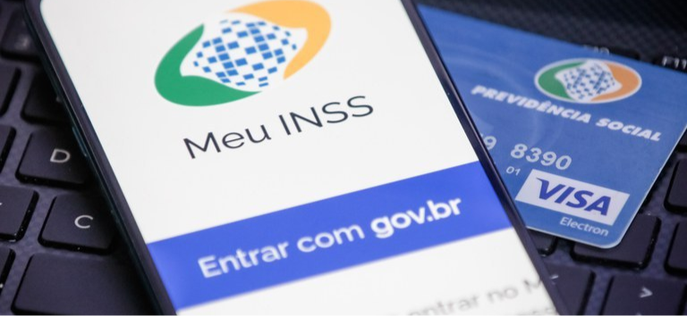 Mais de 1 milhão de segurados do INSS ainda podem receber devolução de descontos indevidos; prazo vai até fevereiro de 2026