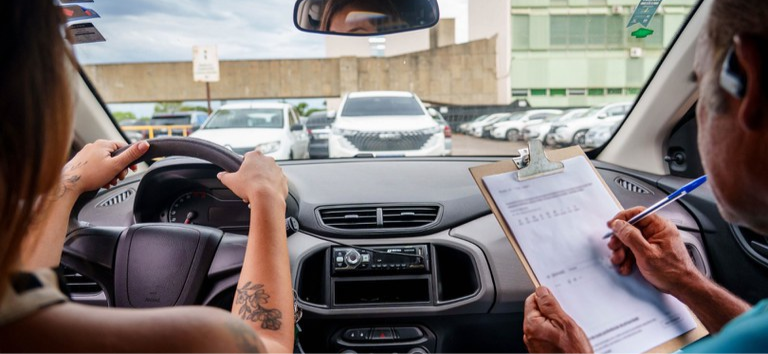Contran aprova mudança na CNH e processo pode ficar até 80% mais barato no Brasil
