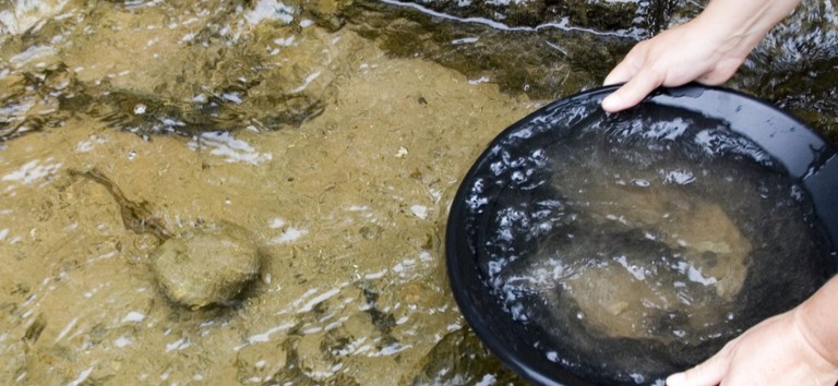 BNDES libera R$ 4,45 milhões para consulta a garimpeiros e faiscadores afetados pela barragem de Fundão