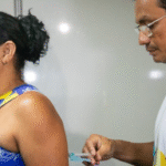 Brasil inicia vacinação contra a dengue com imunizante nacional de dose única em cidades-piloto