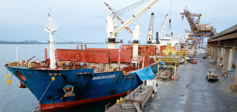 Novo regime tarifário dos EUA isenta 46% das exportações brasileiras e zera tarifa para aeronaves