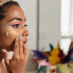 Cuidados com a pele antes e depois do Carnaval ajudam a evitar danos causados pelo sol e calor