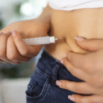 Anvisa alerta para riscos do uso indevido de canetas emagrecedoras no Brasil