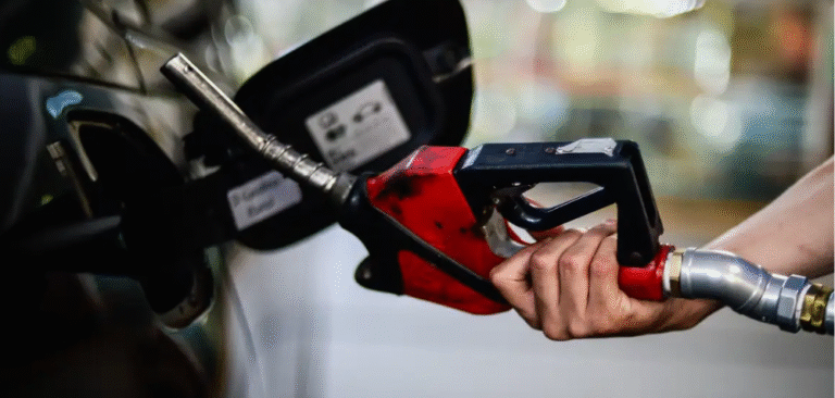 Alta do diesel reacende debate sobre refino e abastecimento no Brasil após reajuste da Petrobras