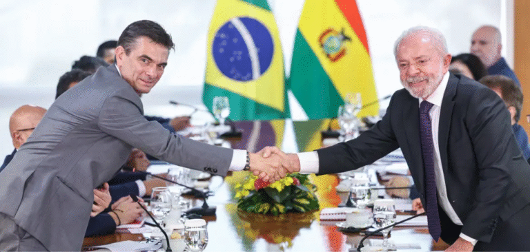 Brasil quer ampliar importação de gás da Bolívia e reforçar integração energética, diz Lula