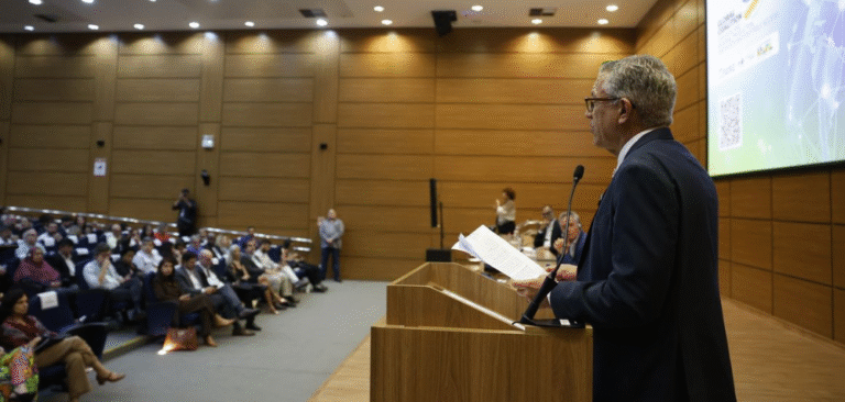 Brasil coloca dengue no centro de coalizão global e amplia produção de vacinas e medicamentos