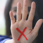 Senado aprova projeto que criminaliza misoginia e prevê até 5 anos de prisão