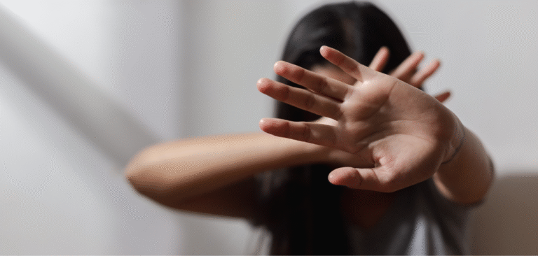 Governo lança pacote nacional contra feminicídio com monitoramento, educação e novas medidas