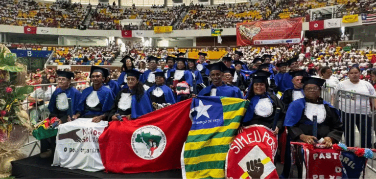 Mais de 30 mil alunos se formam em programa de alfabetização do MEC em evento no Recife