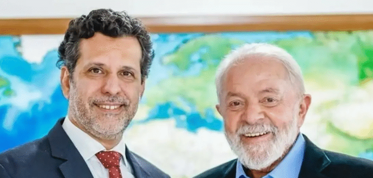 Lula anuncia Leonardo Barchini como novo ministro da Educação e destaca avanço em obras e conectividade