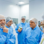 Lula visita farmacêutica em SP e defende parceria entre Estado e indústria para fortalecer produção de medicamentos do SUS