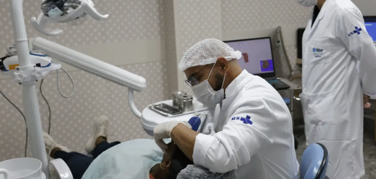 SUS passa a oferecer reconstrução dentária gratuita para mulheres vítimas de violência