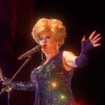 Nany People apresenta espetáculo em Campo Grande com humor e relato pessoal