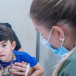 SUS amplia atendimento a autistas com investimento de R$ 83 milhões e novos serviços em todo o país