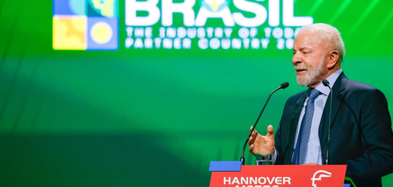 Lula critica regras ambientais da União Europeia e defende biocombustíveis brasileiros em encontro na Alemanha