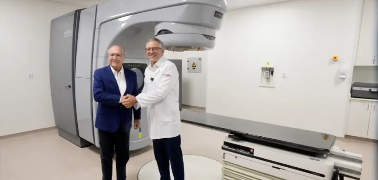 Governo entrega novos equipamentos de radioterapia e amplia tratamento contra câncer em cinco estados