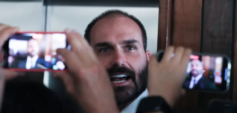 PGR pede condenação de Eduardo Bolsonaro ao STF por suposta coação durante investigação