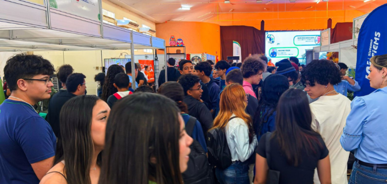 Trilha Qualifica Juventude leva realidade virtual e tecnologia florestal para jovens em Campo Grande