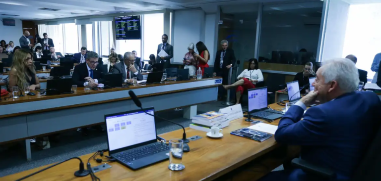 PEC que acaba com a escala 6×1 começa a tramitar no Senado e pode avançar nas próximas semanas