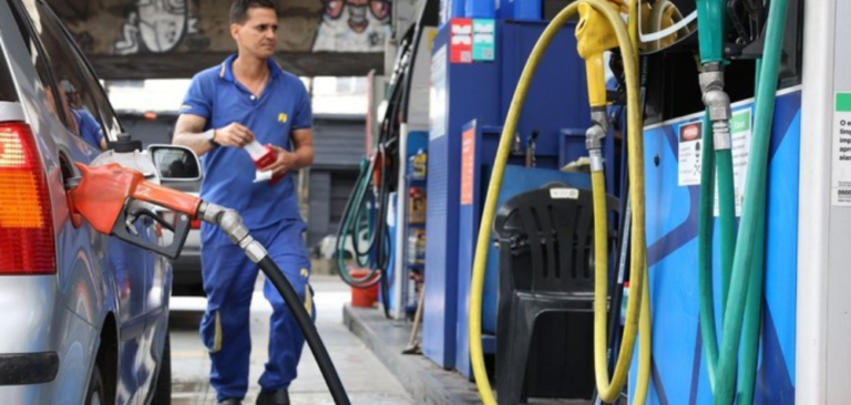 Governo regulamenta subsídio de R$ 1,12 por litro de diesel para conter impacto da alta internacional dos combustíveis
