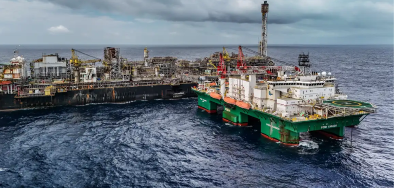 Governo mantém imposto de 12% sobre exportação de petróleo por mais 60 dias