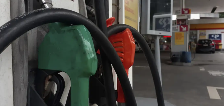 Gasolina terá mais etanol a partir de agosto e preço pode cair R$ 0,03 por litro, diz ministro