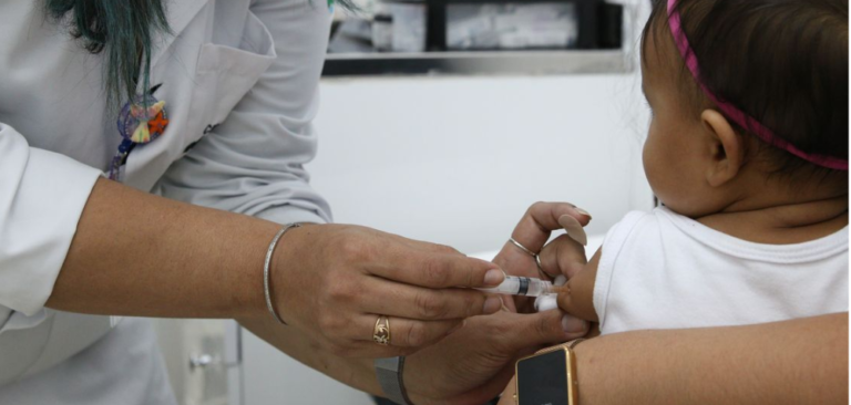 Unicef: 13,5 milhões de bebês seguem sem vacinação no primeiro ano de vida; Brasil registra avanço na cobertura