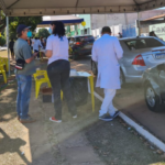 Coxim realiza drive-thru com testes gratuitos para hepatites B e C neste sábado