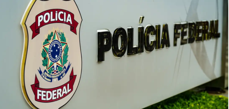 Bolsonaro pede ao STF liberação de visitas de Flávio na prisão domiciliar