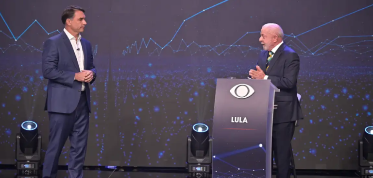 TSE: André Mendonça diz que Lula e Flávio Bolsonaro podem divulgar sigilos sem autorização judicial