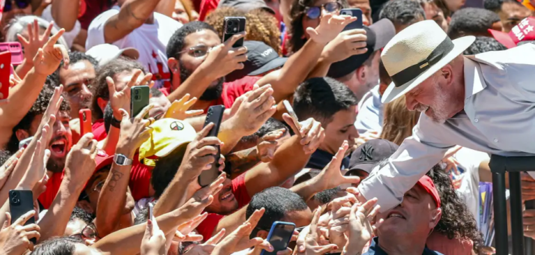 Presidente do TSE liga para Lula, reconhece vitória nas urnas e parabeniza Flávio Bolsonaro