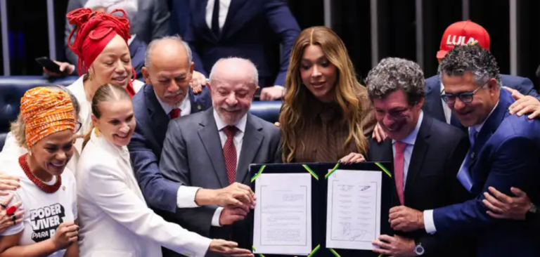 Lula rebate críticas ao fim da escala 6×1 e defende descanso dos trabalhadores